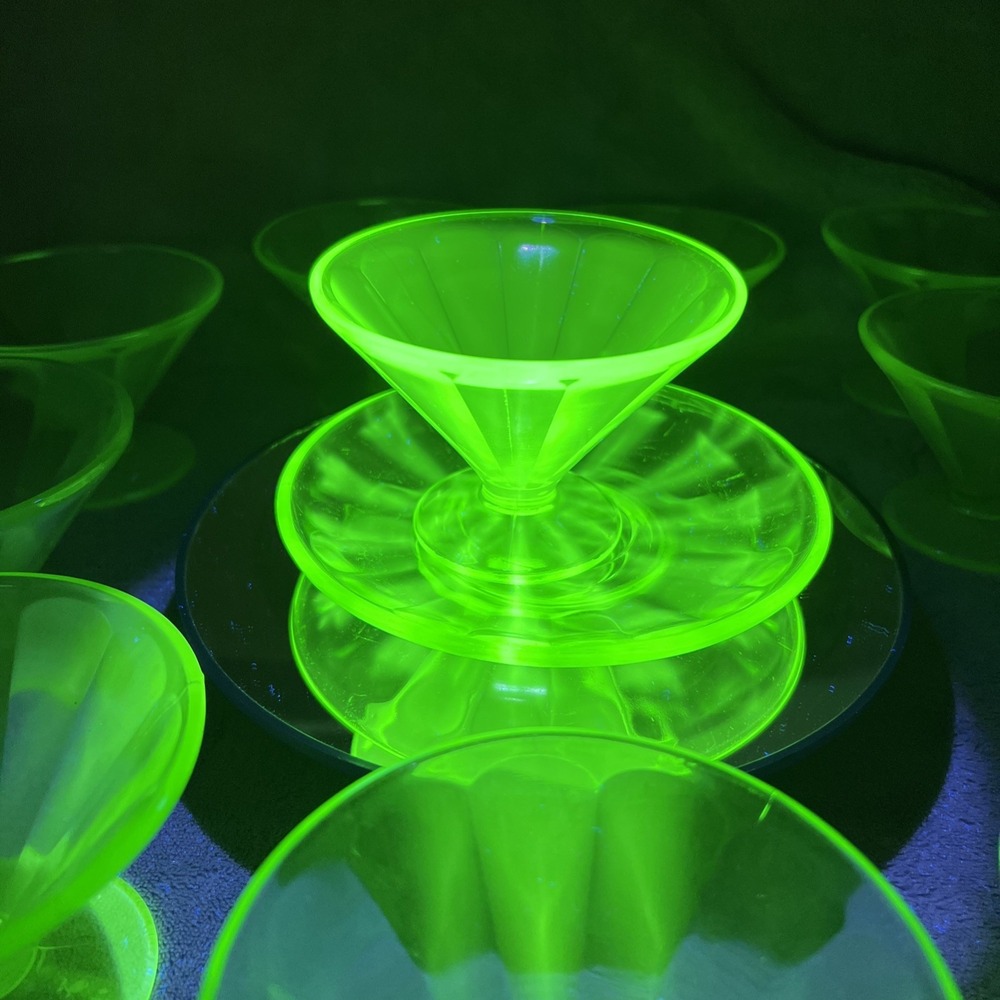 Vintage Green Depression Vaseline Glass Desert Bowl & 5.75" Saucer Uranium Glows